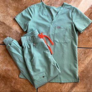 Figs Scrubs Jade XXSP Catarina Top Zamora Joggers Set